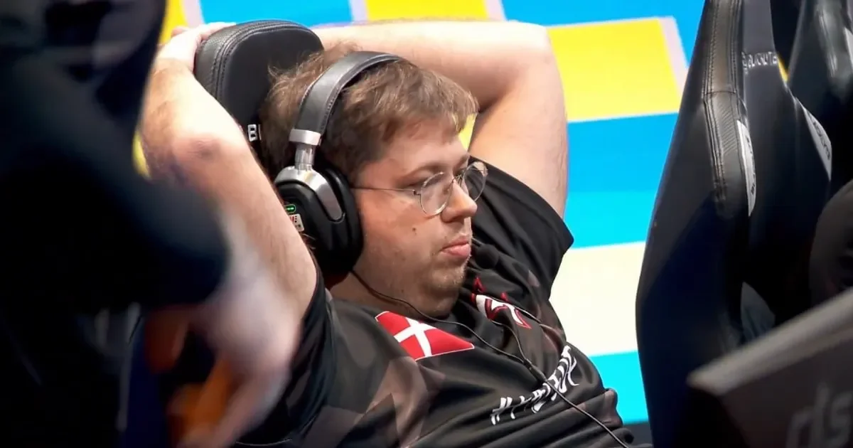 Virtus.pro перемогла FaZe Clan та вийшла на LAN-етап BLAST Bounty Fall 2025 з CS2